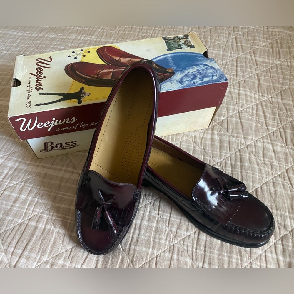 G.H. Bass & Co. Weejuns Burgundy Patent Jackie Tassel Loafers